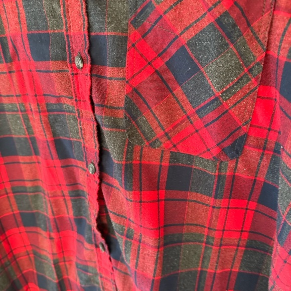 American Eagle Outfitters Red and Blue Plaid Button Down Shirt - Picture 3 of 4
